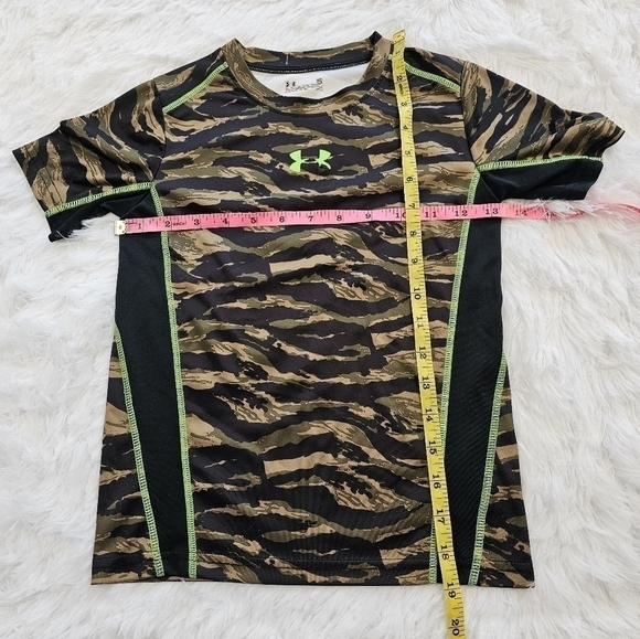 Under Armour heat gear camo short sleeve tee size 5 - Picture 3 of 10